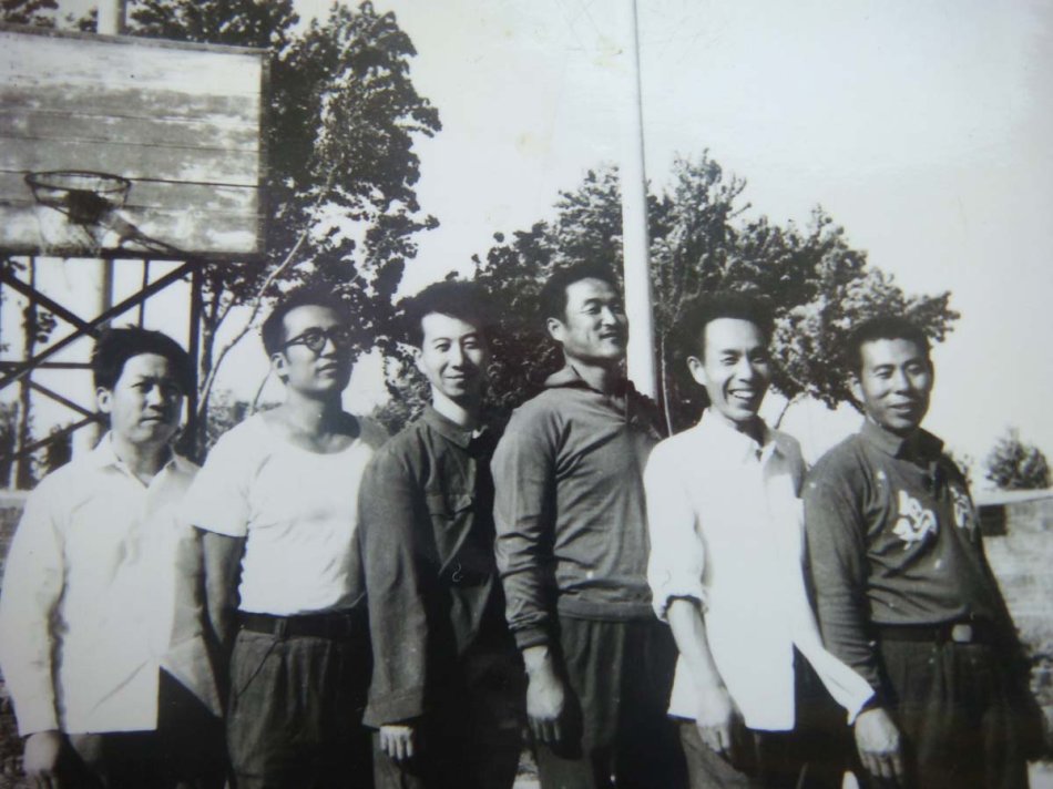 孫堡營公社知識青年參加比賽-1970年