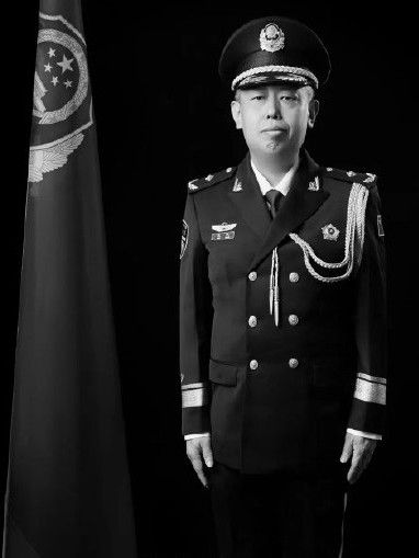 王爽(全國優秀人民警察、遼寧省瀋陽市公安局公交(軌道)分局原副局長) 王爽(全國優秀人民警察、遼寧省瀋陽市公安局公交(軌道)分局原副局長)