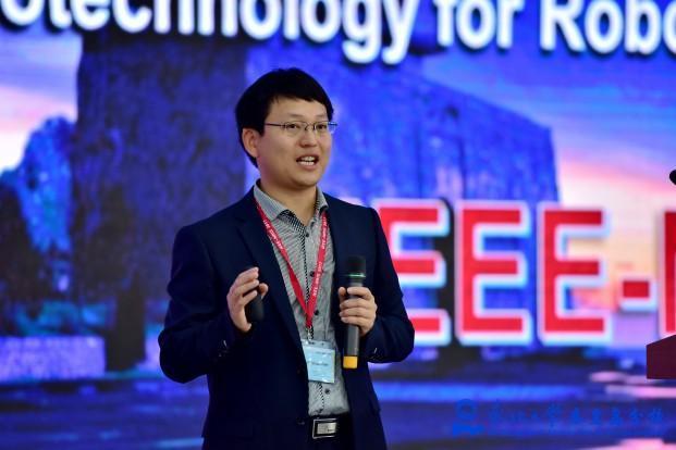 劉連慶(中國科學院瀋陽自動化研究所副所長) 劉連慶(中國科學院瀋陽自動化研究所副所長)