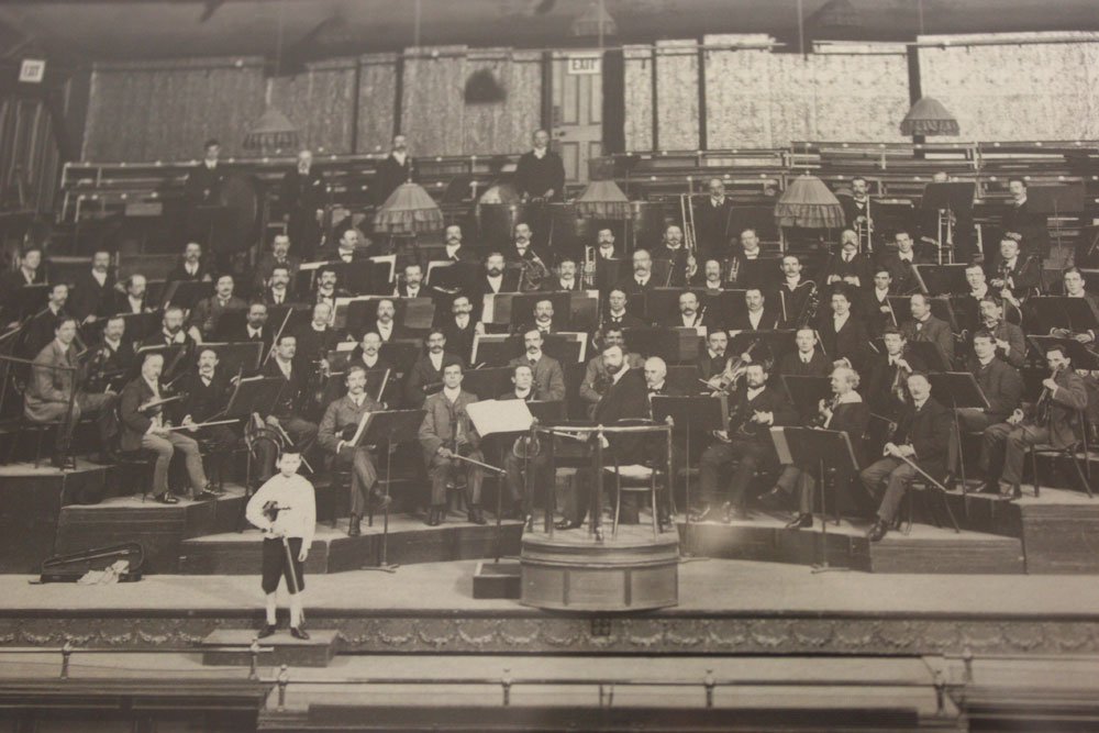 樂團首張照片，攝於1904年