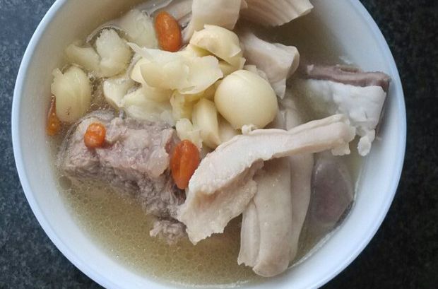 豬肚蓮子湯 豬肚蓮子湯