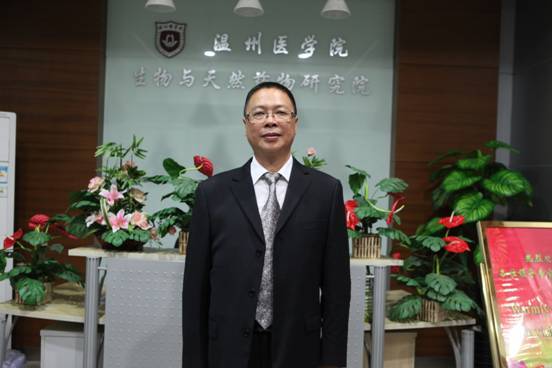 潘建春(溫州醫學院藥學院副院長) 潘建春(溫州醫學院藥學院副院長)