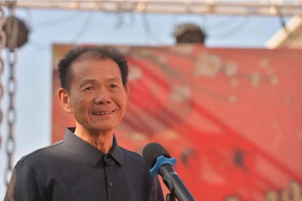 姚振林(福建省泉州市南安洪梅鎮新聯村村民,公益人士。) 姚振林(福建省泉州市南安洪梅鎮新聯村村民,公益人士。)