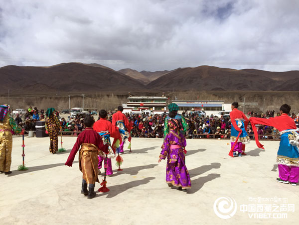2015年2月22日葉巴村村民自辦的藏曆年文藝匯演