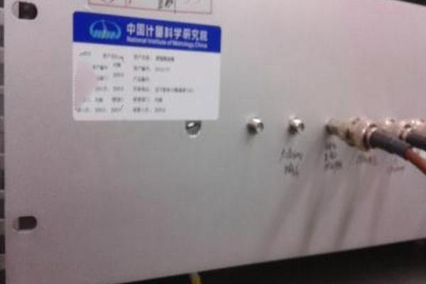 超穩微波源 超穩微波源