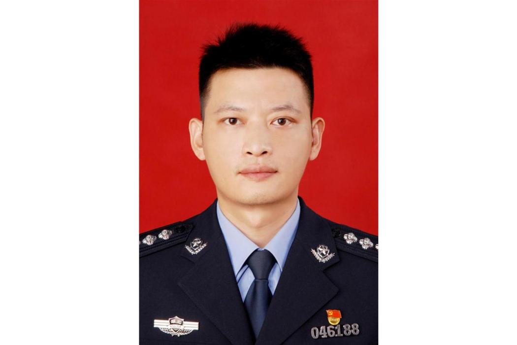 韓軍(湖北省十堰市公安交通管理局事故處理大隊三中隊中隊長) 韓軍(湖北省十堰市公安交通管理局事故處理大隊三中隊中隊長)