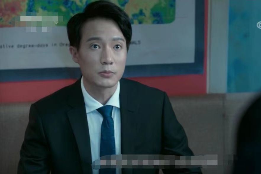 楊平凡(《奮進的旋律》中由李霆飾演的角色) 楊平凡(《奮進的旋律》中由李霆飾演的角色)