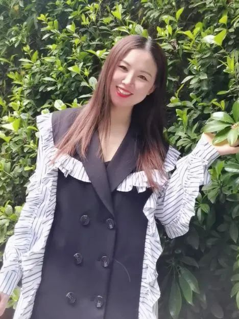 吳麗(江西中醫藥大學附屬醫院一名普通的主管護師) 吳麗(江西中醫藥大學附屬醫院一名普通的主管護師)