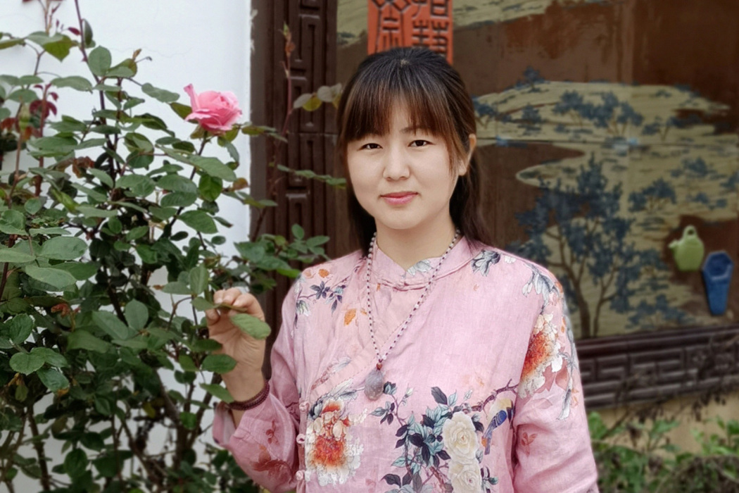 劉菊(高級工藝美術師) 劉菊(高級工藝美術師)