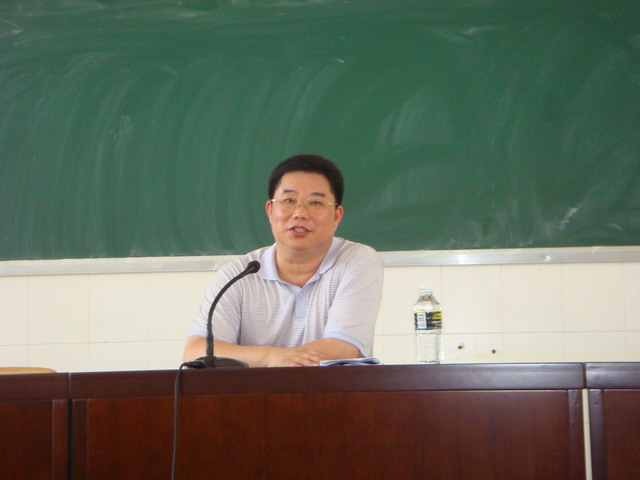 楊耀明(中學高級教師)