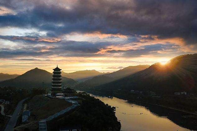 文明塔(廣西桂林市永福縣明代始建的古塔)