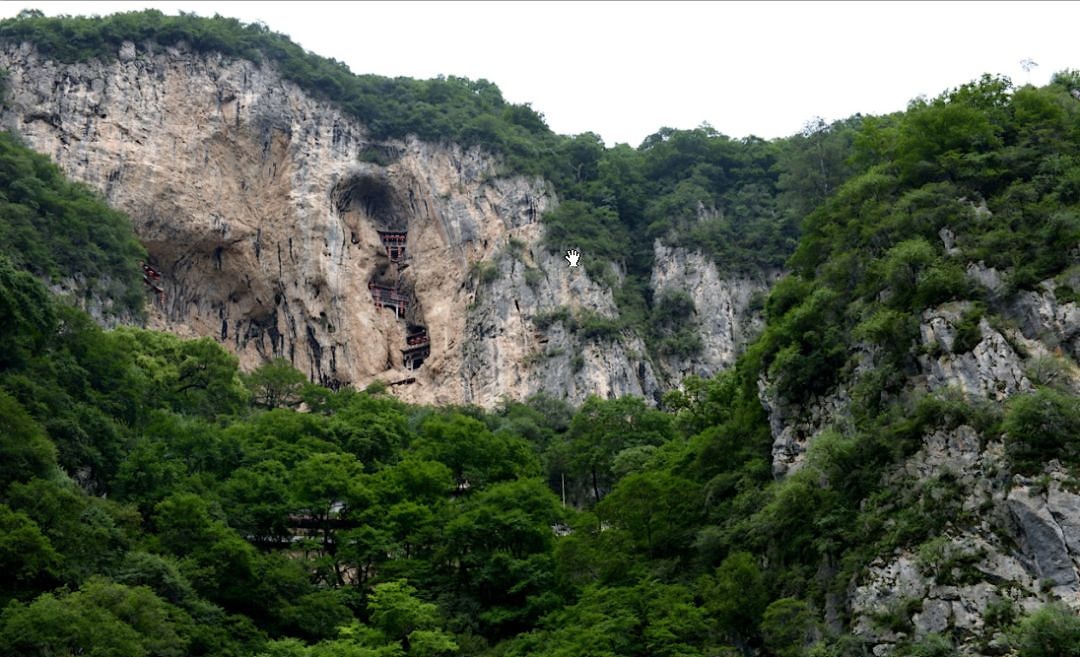 龍門洞主要建築所在的山峰