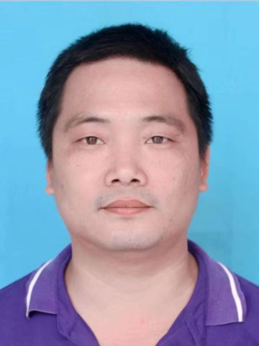 張成鵬(廣西壯族自治區貴港市平南縣交通運輸局黨組成員,副局長) 張成鵬(廣西壯族自治區貴港市平南縣交通運輸局黨組成員,副局長)