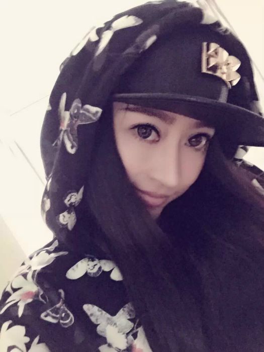 萬楽瞳 萬楽瞳