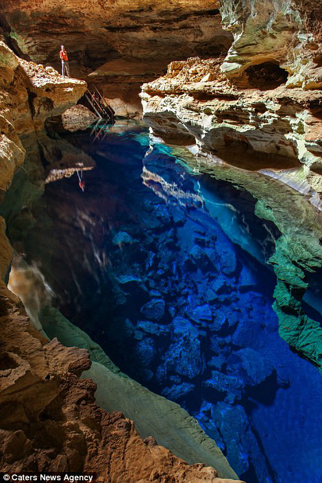 藍湖洞