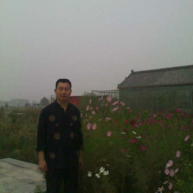 李孝勇(日照市文心藝術院院長) 李孝勇(日照市文心藝術院院長)