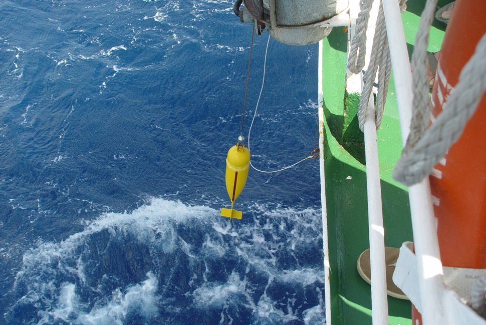 海洋大學考察隊對海水氣溶膠進行調查研究