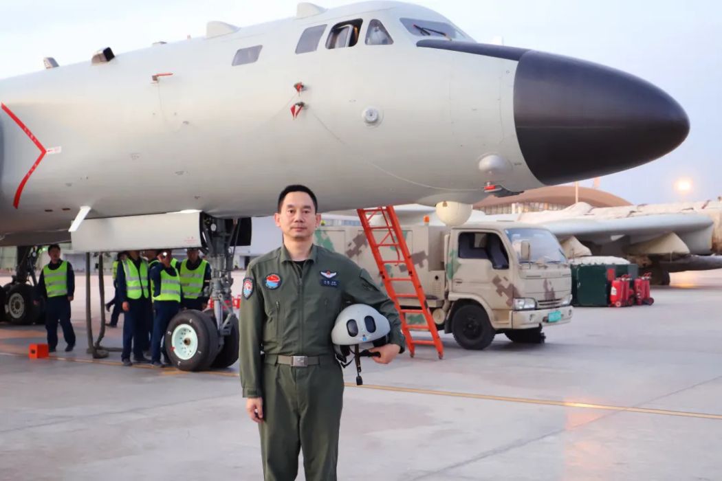 劉維(空軍航空兵某團飛行教員,多次執行重大任務) 劉維(空軍航空兵某團飛行教員,多次執行重大任務)