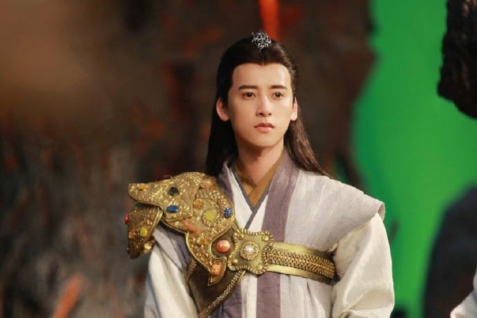 莫凌(古裝玄幻武俠劇《武動乾坤之冰心在玉壺》中的角色) 莫凌(古裝玄幻武俠劇《武動乾坤之冰心在玉壺》中的角色)