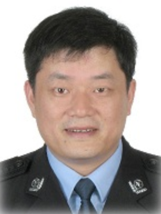 萬里明(江西省南昌市公安局新建分局黨委委員、副局長、三級高級警長)