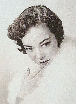 李香蘭(日本演藝明星,國會議員山口淑子的化名) 李香蘭(日本演藝明星,國會議員山口淑子的化名)