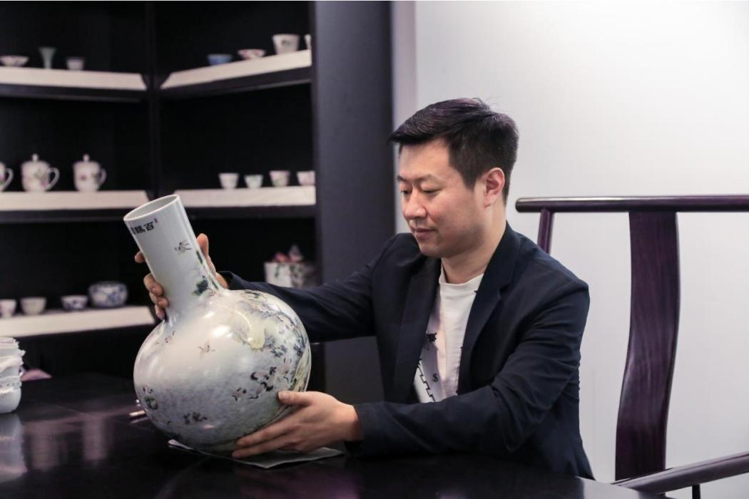 何海林(江西省高級工藝美術師) 何海林(江西省高級工藝美術師)