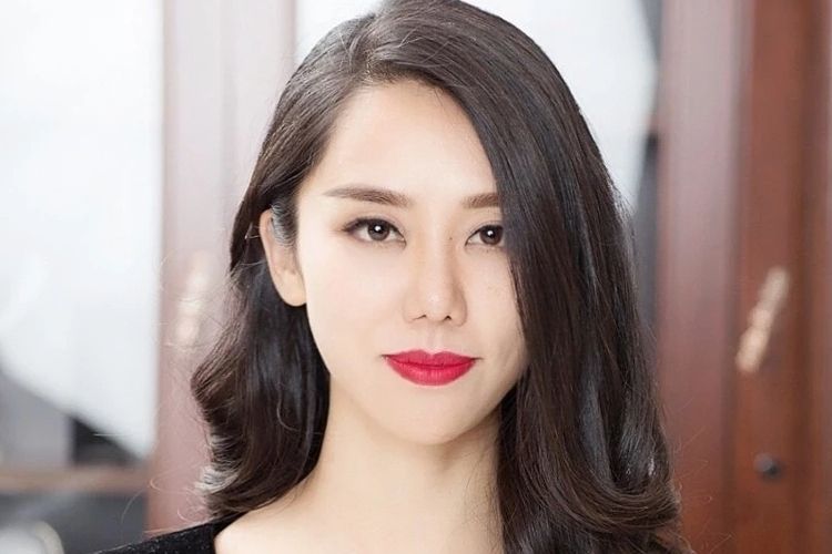 楊喬雅(中國白玉蘭集團有限公司董事長) 楊喬雅(中國白玉蘭集團有限公司董事長)