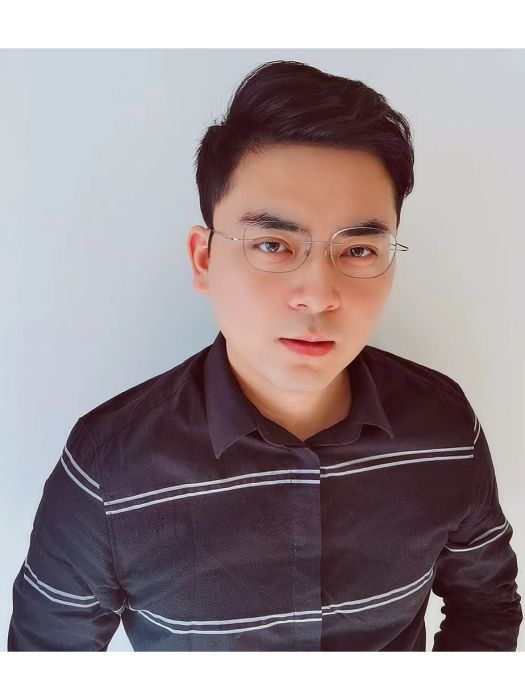 張振(華語流行樂男歌手、內地音樂製作人) 張振(華語流行樂男歌手、內地音樂製作人)
