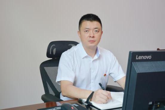 田耘(四川省瀘州市瀘縣人力資源社會保障局黨組成員、副局長) 田耘(四川省瀘州市瀘縣人力資源社會保障局黨組成員、副局長)
