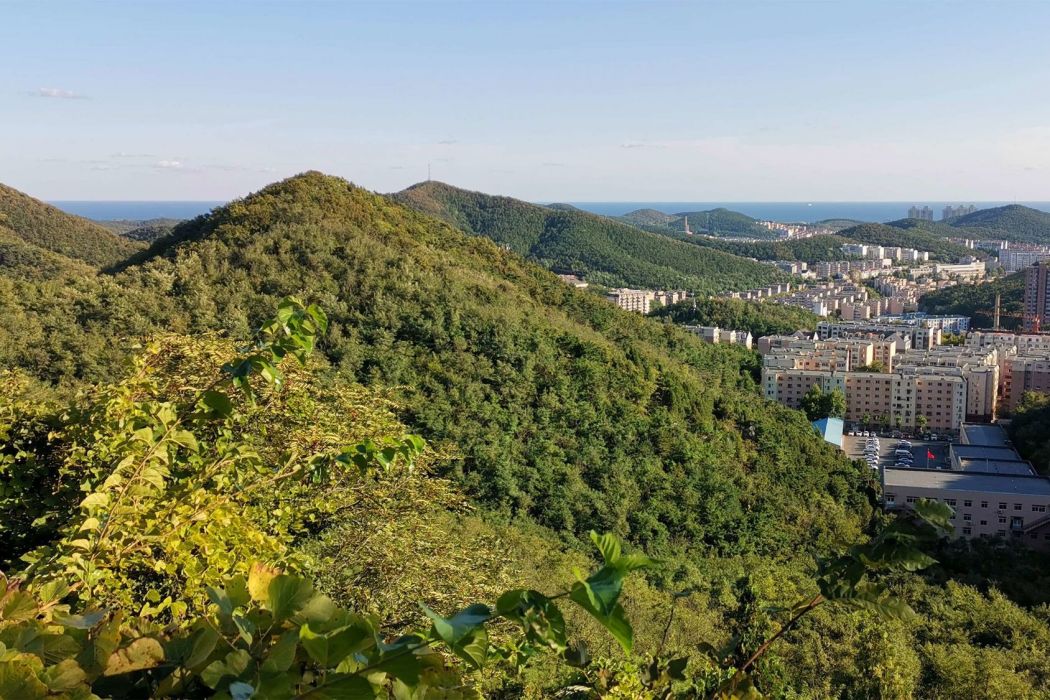 炮台山(吉林省長白山脈老爺嶺下的山脈) 炮台山(吉林省長白山脈老爺嶺下的山脈)