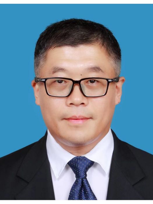 任鯤(浙江省湖州市長興縣人民政府金融工作辦公室黨組成員) 任鯤(浙江省湖州市長興縣人民政府金融工作辦公室黨組成員)