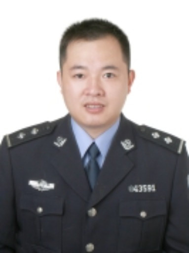 張永彬(浙江省紹興市新昌縣公安局黨委委員、副局長) 張永彬(浙江省紹興市新昌縣公安局黨委委員、副局長)