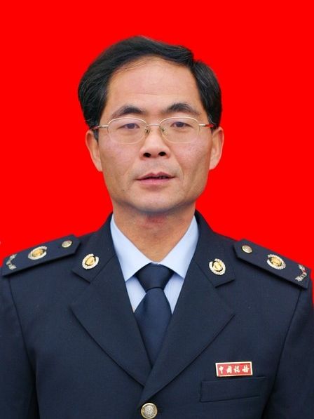 方擁軍(國家稅務總局淳安縣稅務局原副局長) 方擁軍(國家稅務總局淳安縣稅務局原副局長)