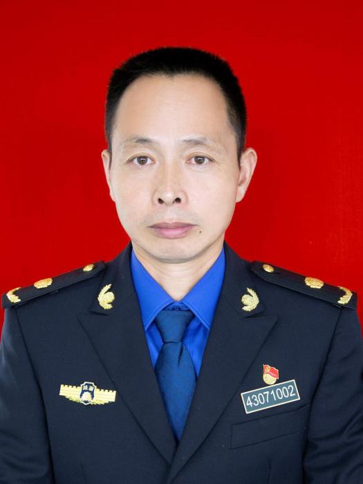 龔健(湖南省常德市武陵區城管局黨組成員、副局長) 龔健(湖南省常德市武陵區城管局黨組成員、副局長)