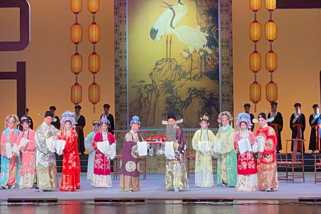 五女拜壽(楊小青執導的京劇) 五女拜壽(楊小青執導的京劇)