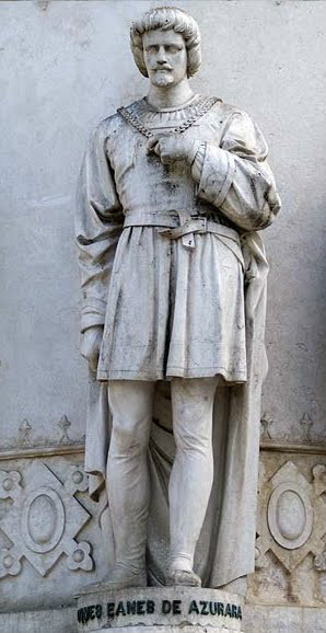 里斯本市卡蒙斯紀念碑底座上的阿祖拉臘雕像