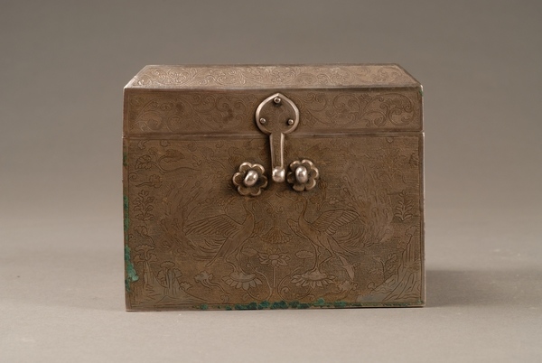 唐·孔雀紋銀方盒