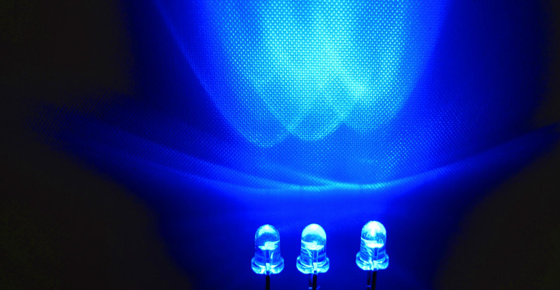 藍色發光二極體(藍光LED)