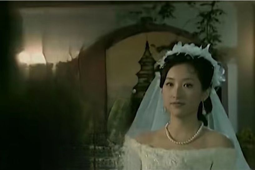 胡云(《傾城之戀》中唐一元的妾室,由李音凝飾演) 胡云(《傾城之戀》中唐一元的妾室,由李音凝飾演)