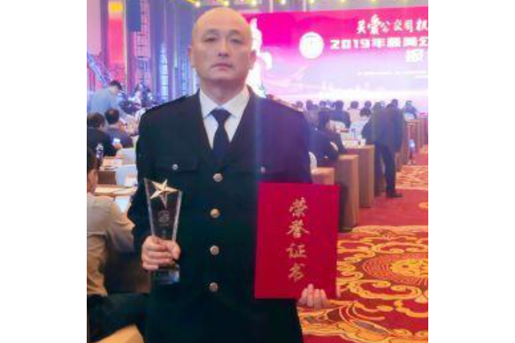 寧飛(荊門市公共運輸集團有限公司駕駛員) 寧飛(荊門市公共運輸集團有限公司駕駛員)