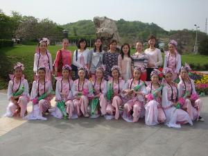 學校舞蹈隊參加邯鄲市藝術節