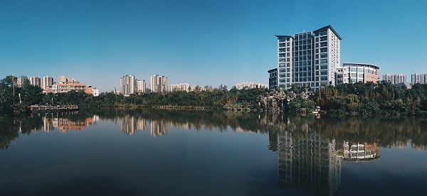 四川師範大學龍湖