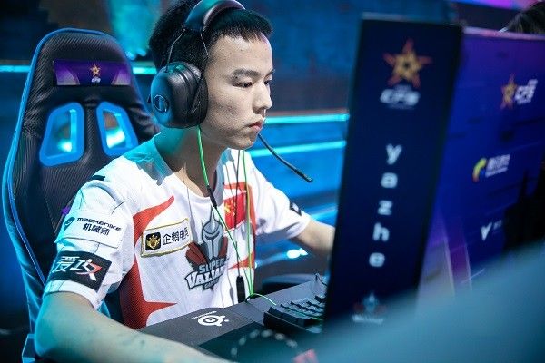 王林(穿越火線職業選手) 王林(穿越火線職業選手)