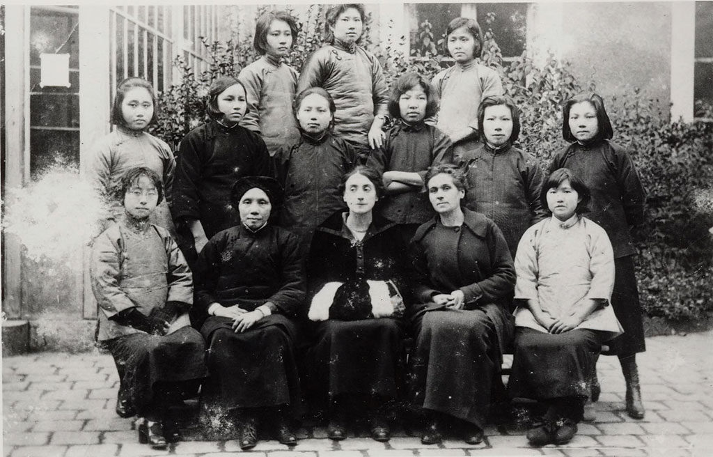 1920年葛健豪（前排左二）在法國