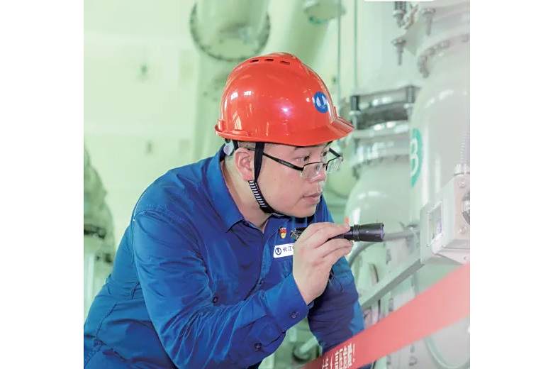 呂曉勇(中國長江電力股份有限公司葛洲壩電廠電氣維修部主任)