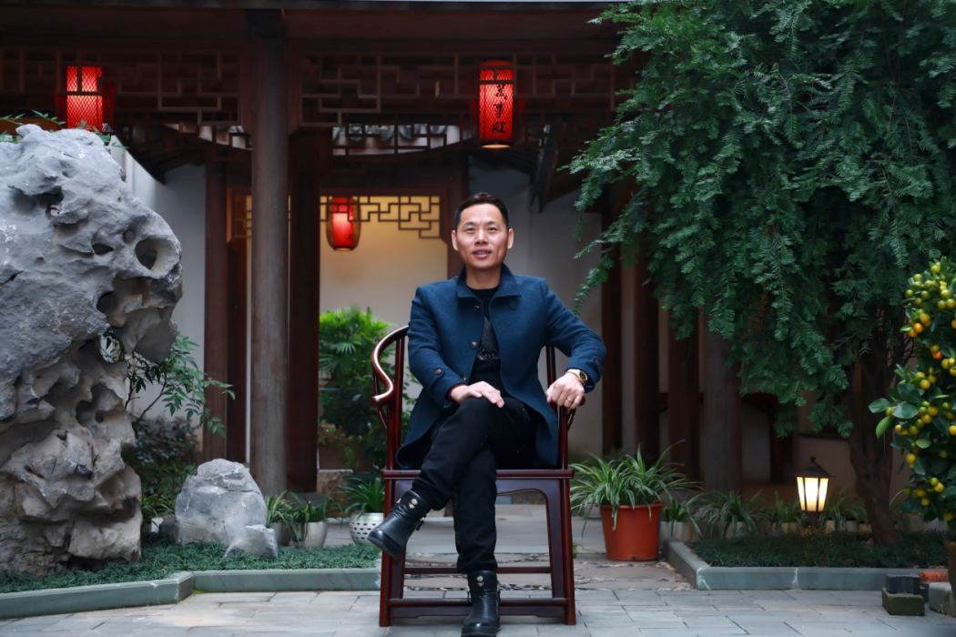 蔣國洪(東陽市萬事紅古典紅木家具有限公司董事長) 蔣國洪(東陽市萬事紅古典紅木家具有限公司董事長)