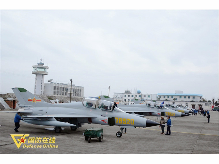 中國空軍型教練-9裝備部隊