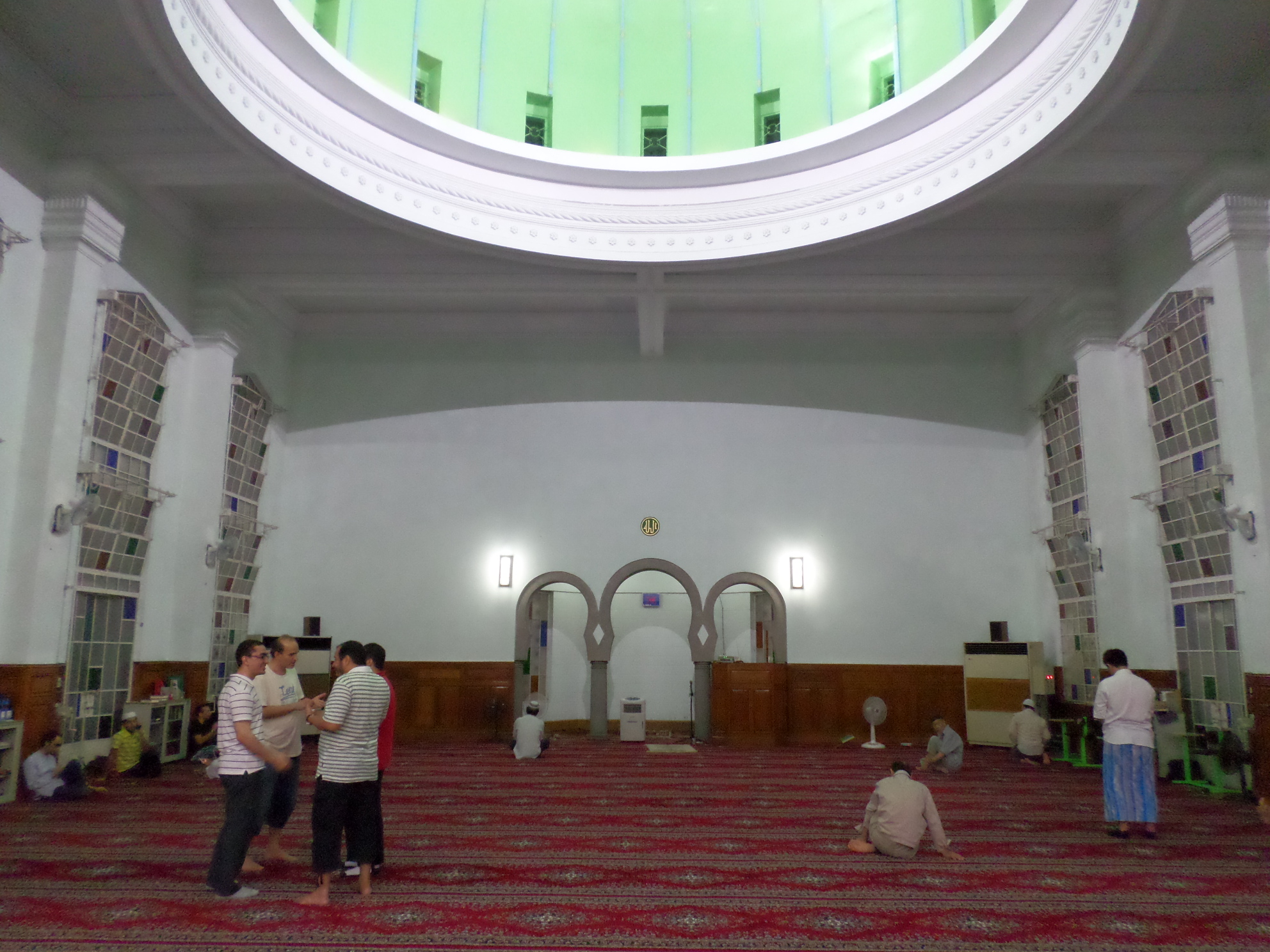 台北清真寺禮拜大殿內