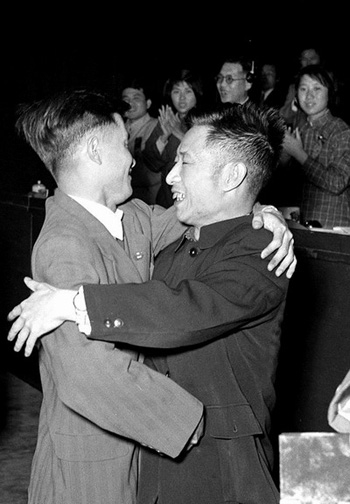 1957年，胡耀邦在青年團第三次代表大會上