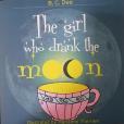 The Girl Who Drank The Moon(2015年Hairy Dog Books出版的圖書) The Girl Who Drank The Moon(2015年Hairy Dog Books出版的圖書)